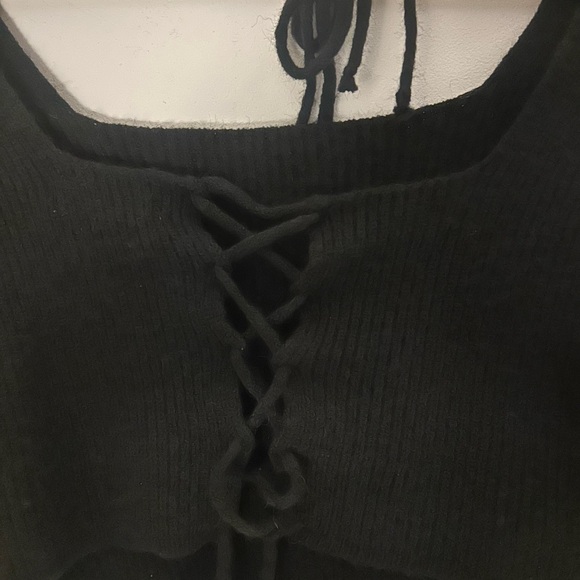 Elegant Black Knit Women's cropped sweater - Picture 4 of 5